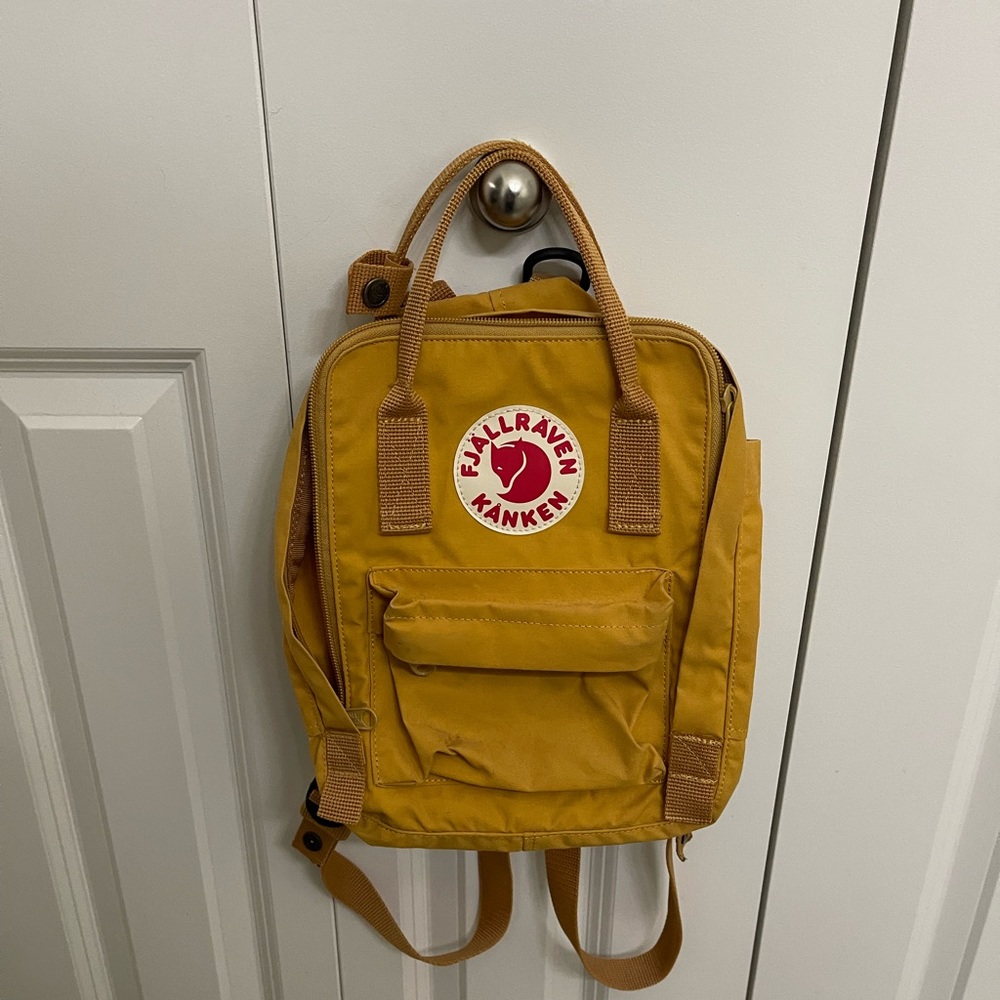 Fjallraven Kanken mustard yellow